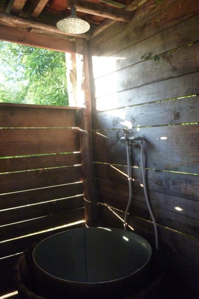 Ano, toto je místní koupelna. No není to cool?