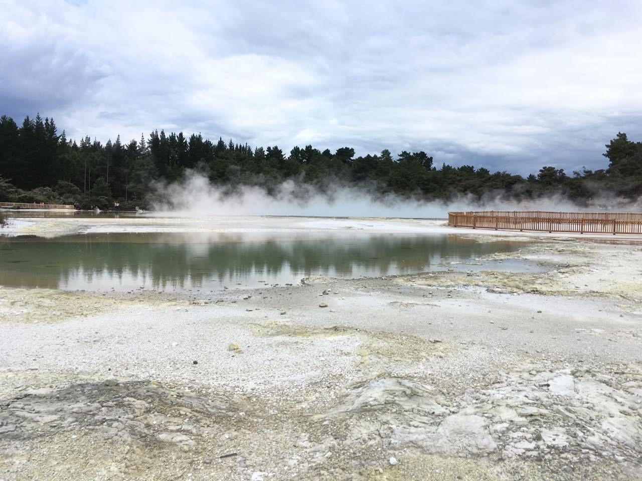 Šampaňské jezírko ve Wai-O-Tapu