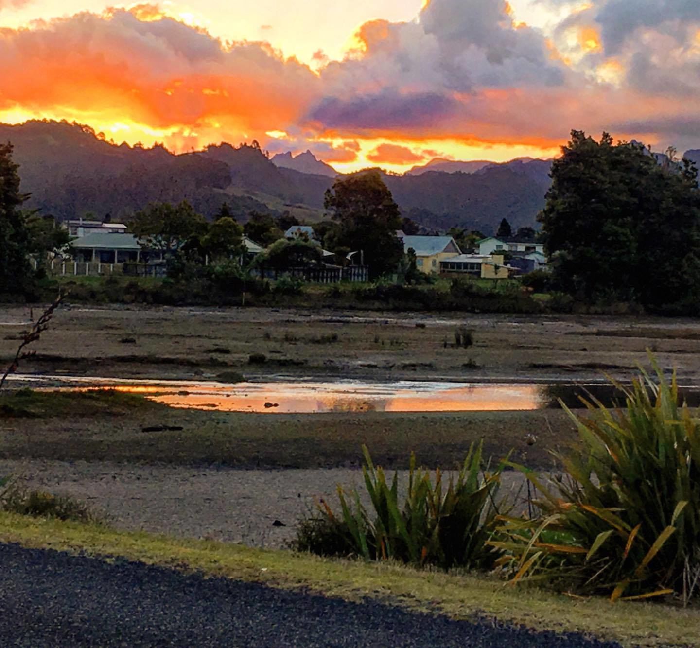 Nový Zéland: Nádherná západ sluníčka na&nbsp;Severním ostrově