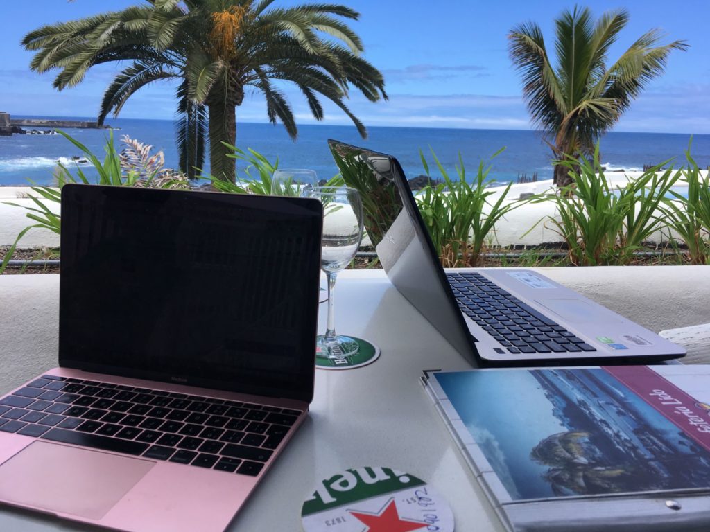 jak se stát digitálním nomádem - potřebná technika na&nbsp;cesty