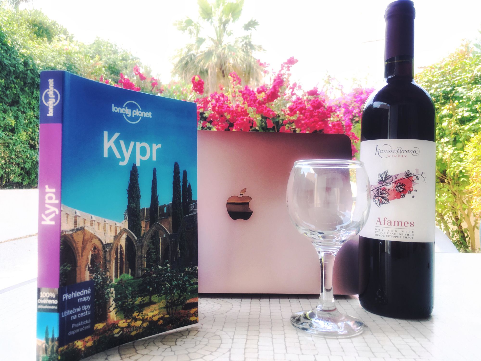 jet nomádit na Kypr