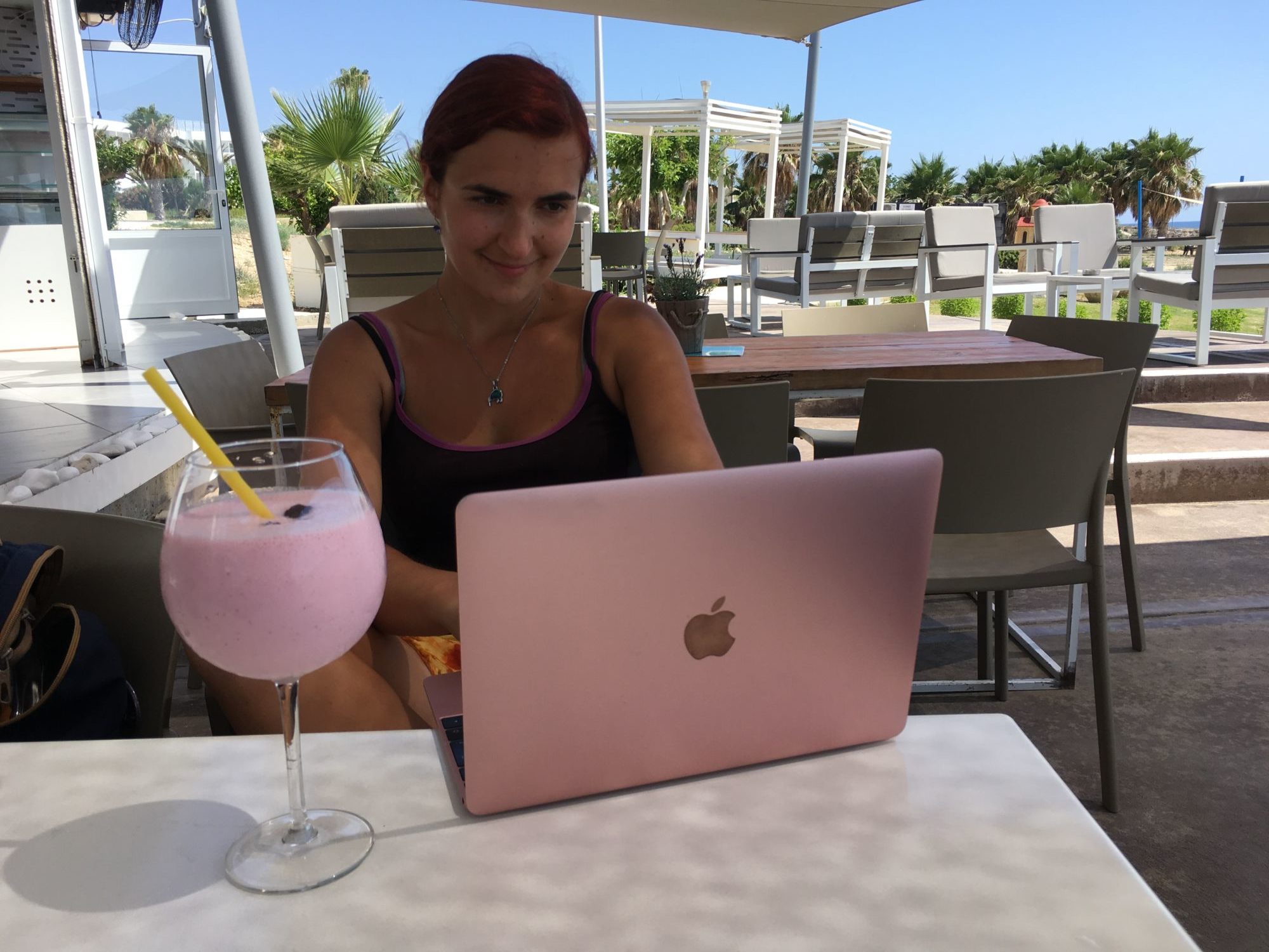 Jak se sbalit do&nbsp;příručního zavazadla? - s&nbsp;macbookem